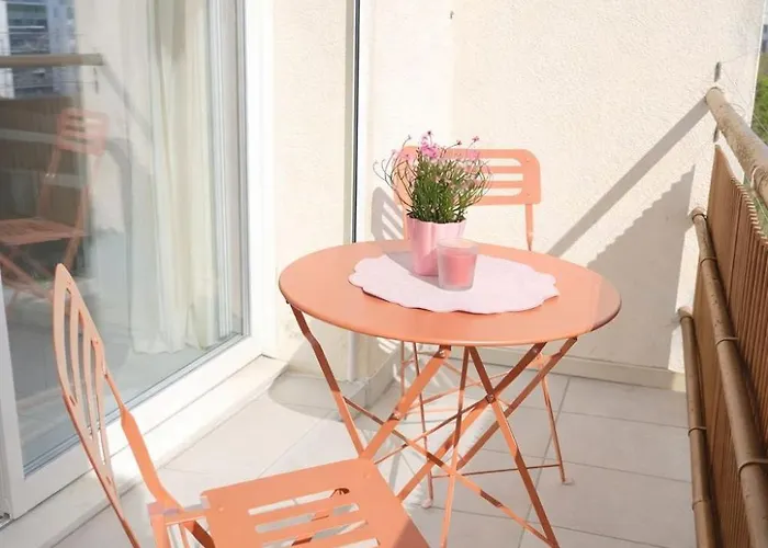 Apartment La Maison Du Voyageur - Au Pied De La Gare De Nimes