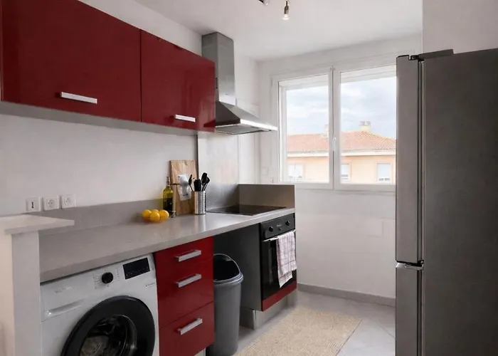 La Maison Du Voyageur - Au Pied De La Gare De Apartment Nimes
